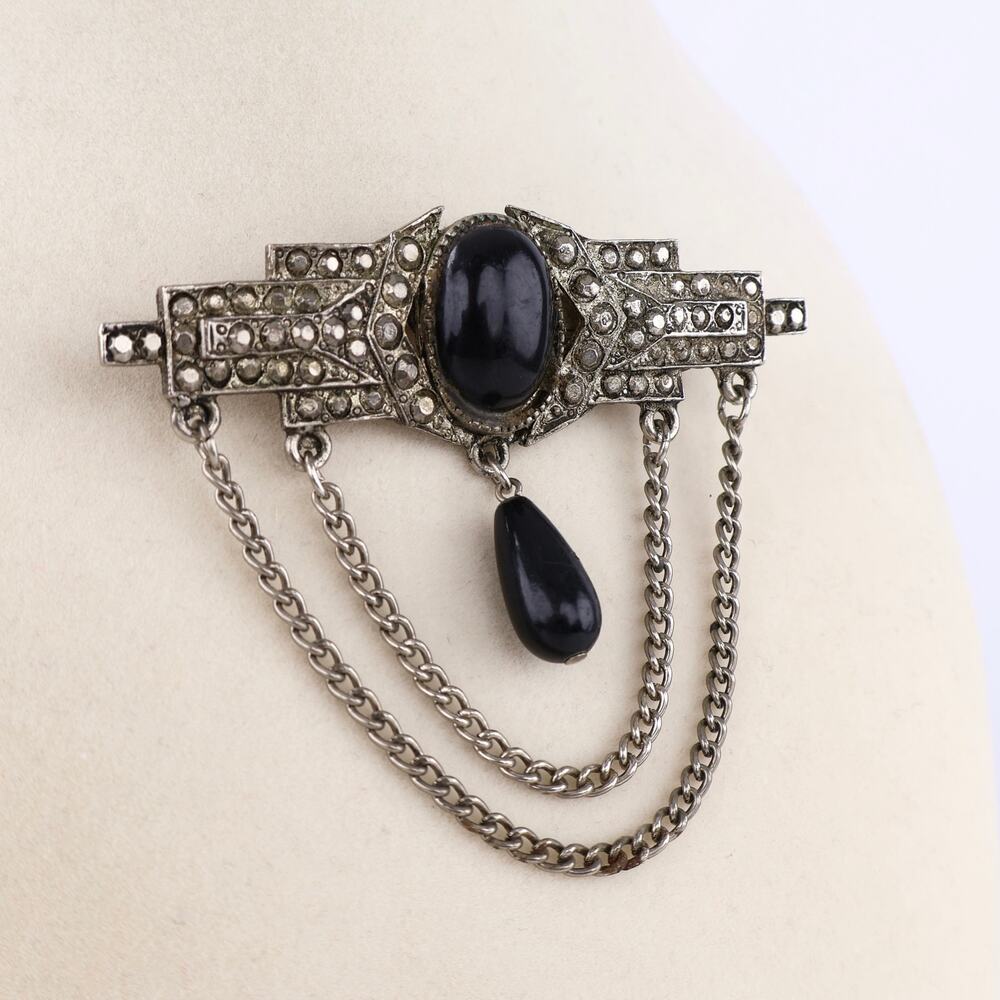 Antique Art Deco Marcasite Brooch Black Onyx Drape Chain C Clasp Pin 1920s - Picture 2 of 5